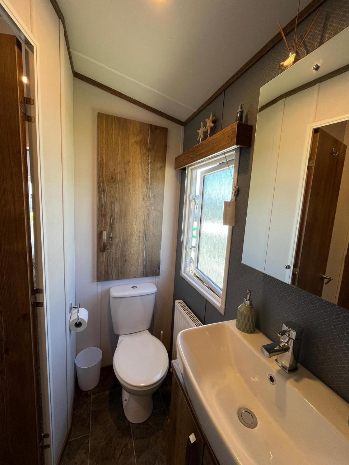 Visma Caravan Llanddwywe Exteriér fotografie