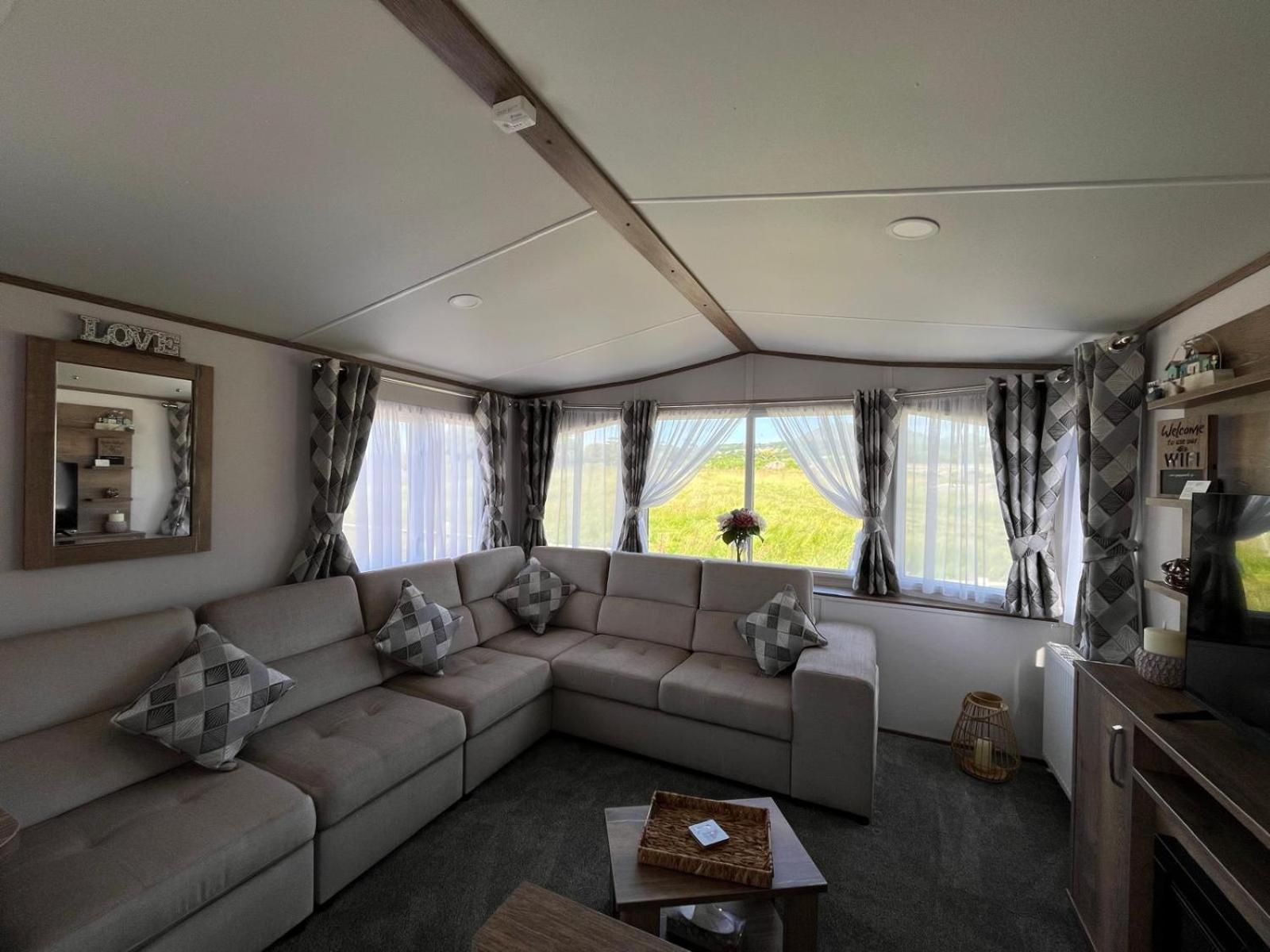 Visma Caravan Llanddwywe Exteriér fotografie