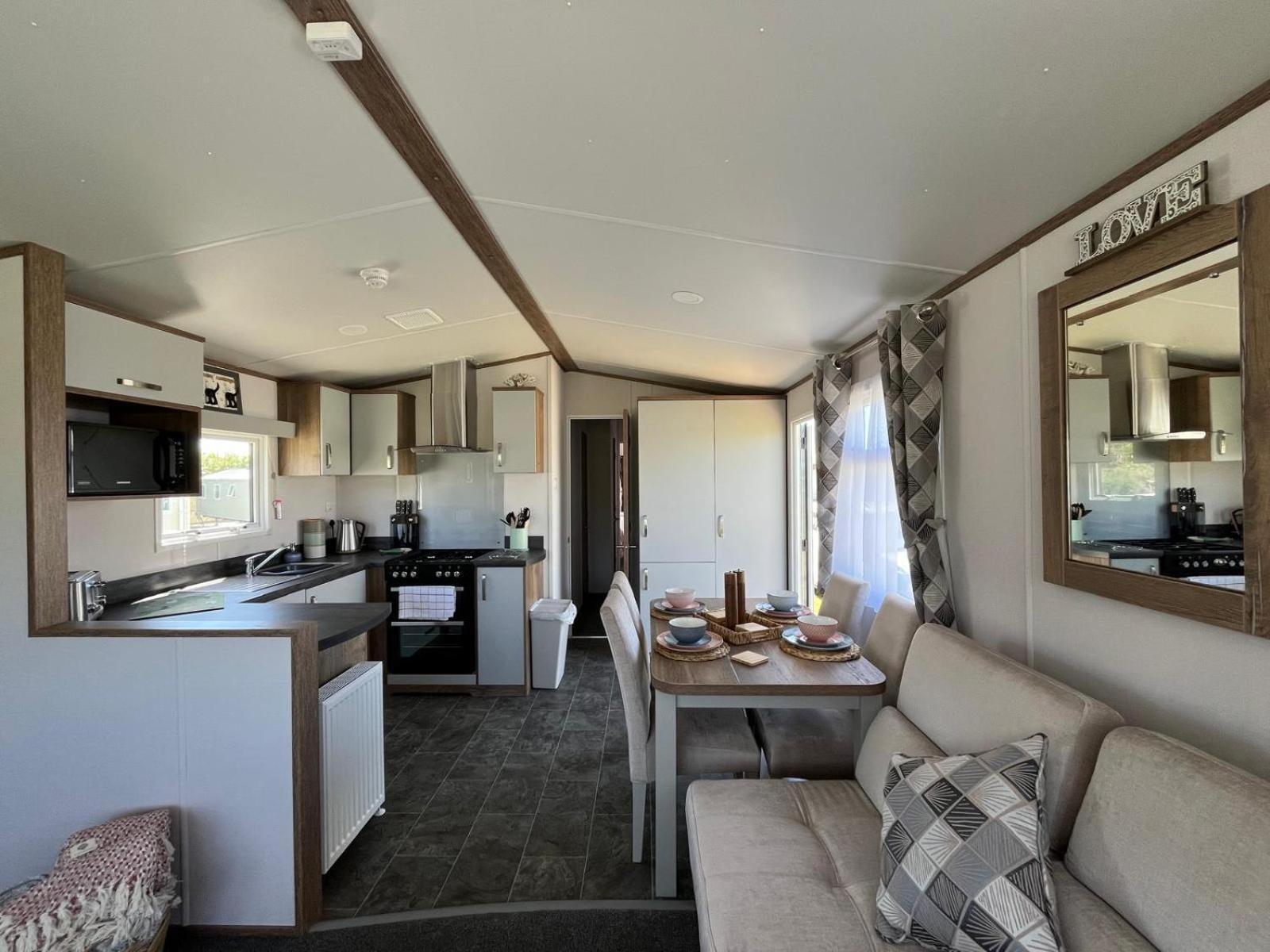 Visma Caravan Llanddwywe Exteriér fotografie