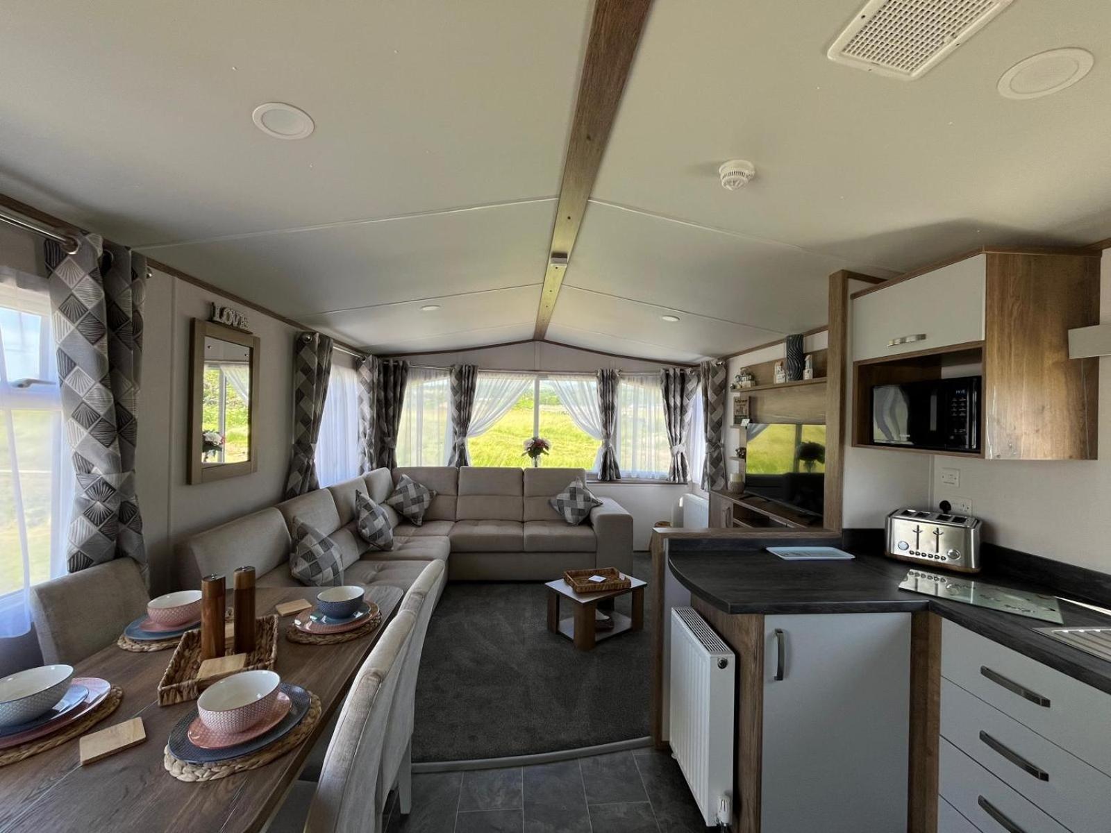 Visma Caravan Llanddwywe Exteriér fotografie