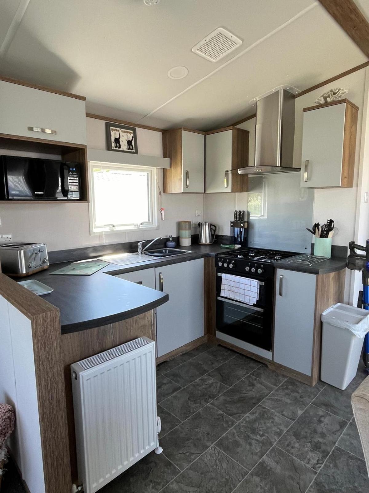 Visma Caravan Llanddwywe Exteriér fotografie