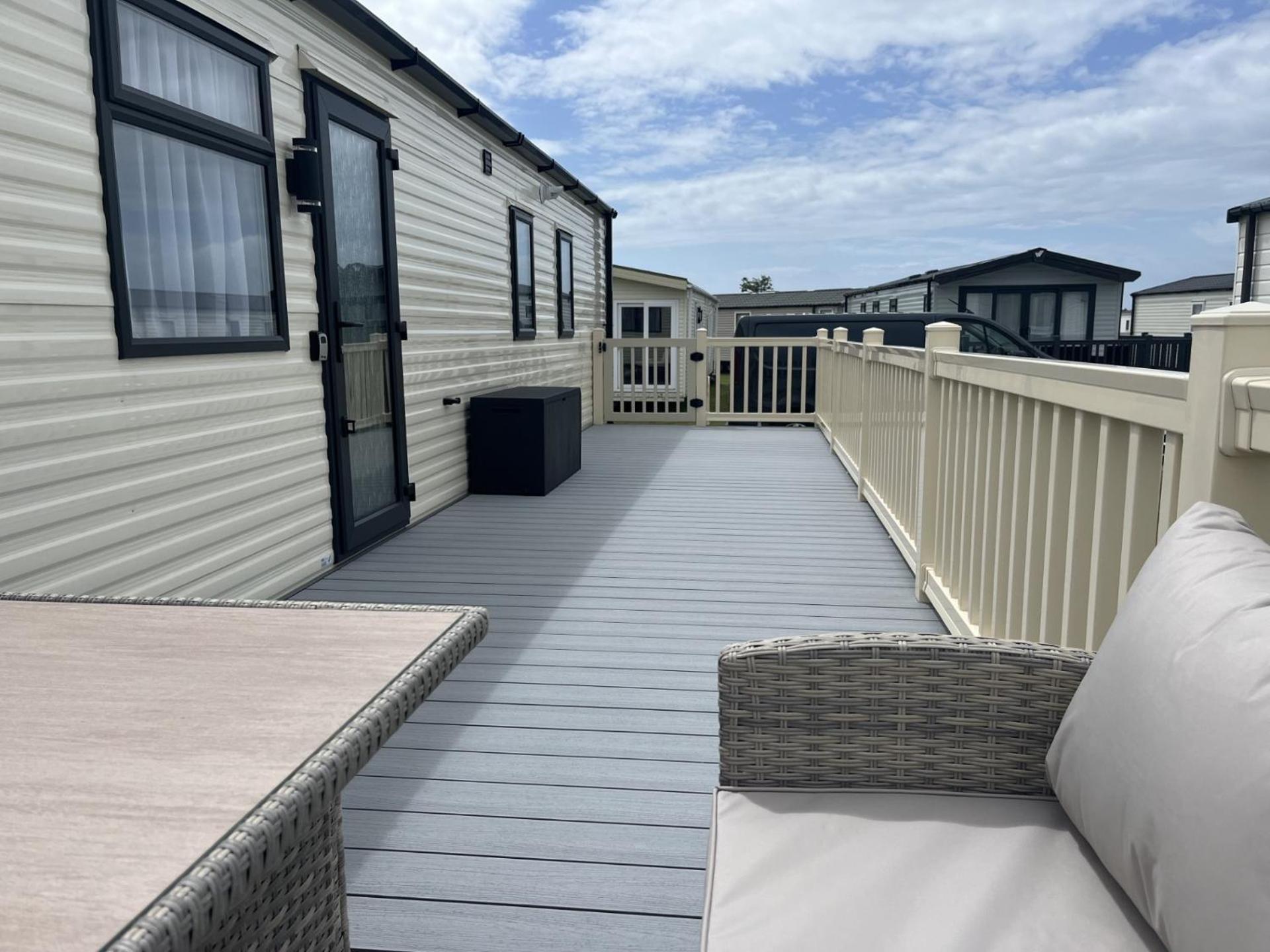 Visma Caravan Llanddwywe Exteriér fotografie